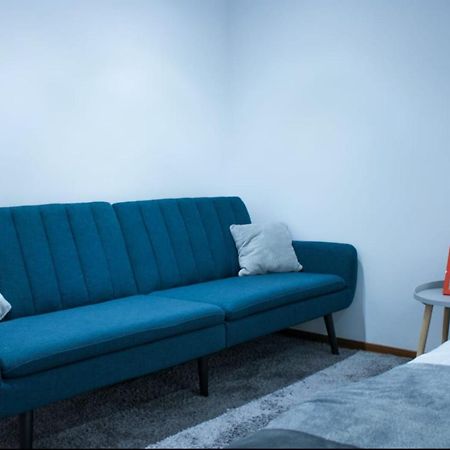Vlad'S Downtown Apartment Petrila Экстерьер фото
